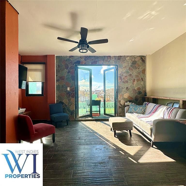 Photo number 4 of 5